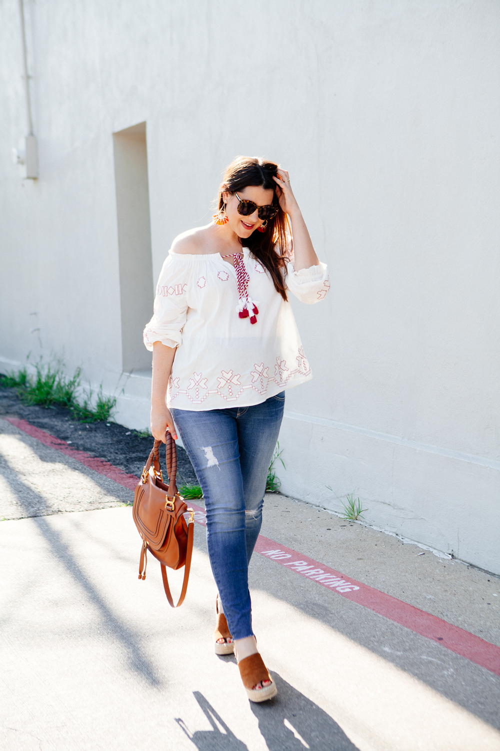 Off the shoulder top for summer. Maternity outfit ideas.