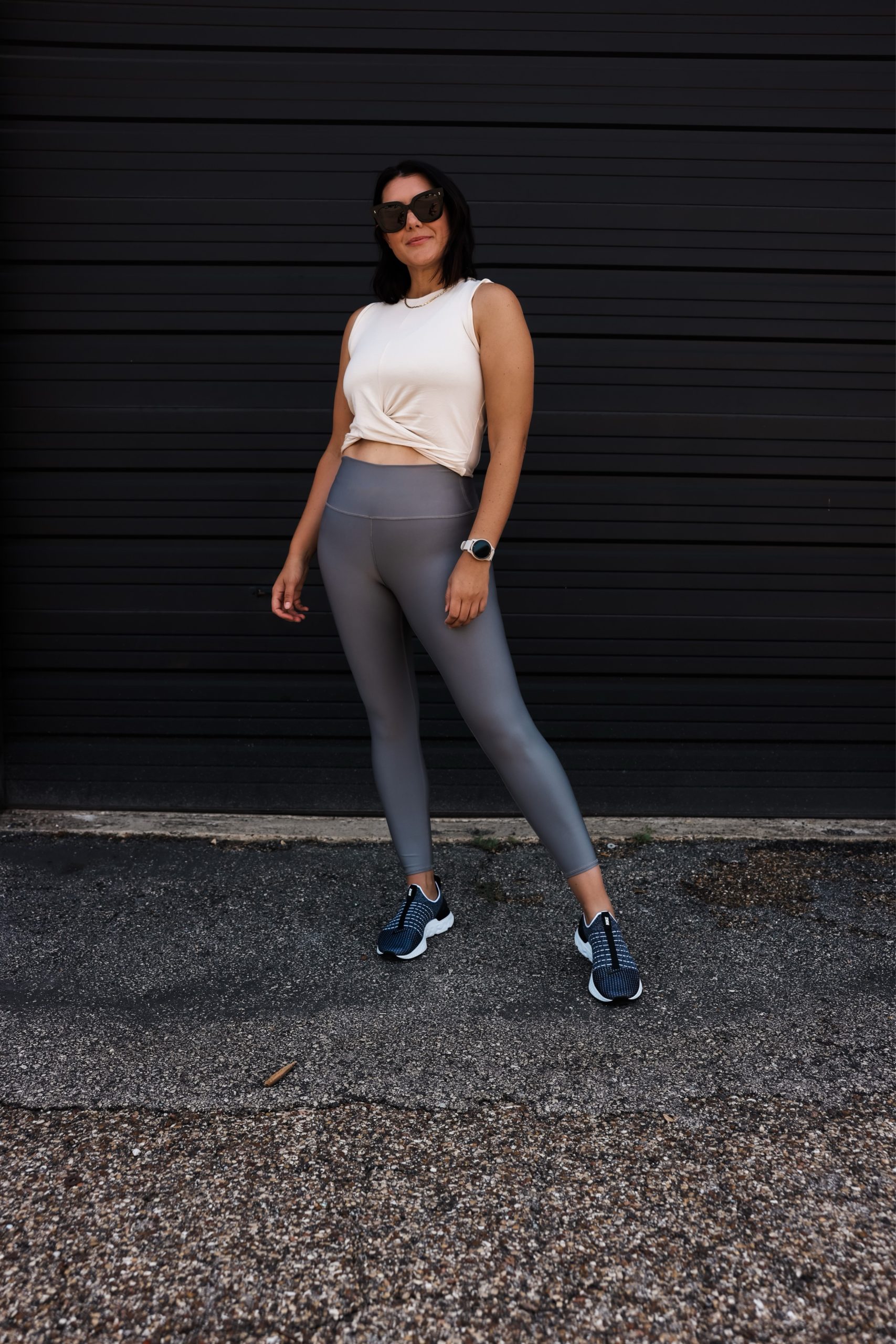 Kendi Everyday wearing Alo Airlift Leggings outfit 02